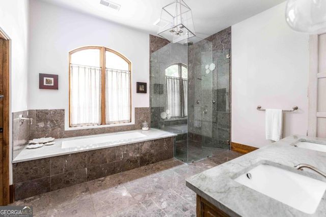 3118 W Roxboro Road NE, Atlanta, GA 30324