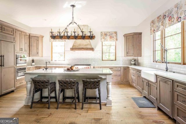 3118 W Roxboro Road NE, Atlanta, GA 30324