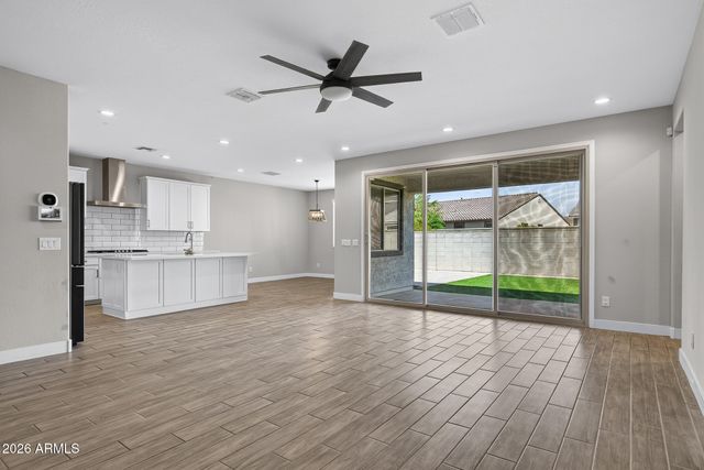 10962 W MCKINLEY Street, Avondale, AZ 85323
