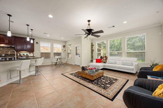 22 S Marshside Place, Spring, TX 77389