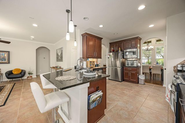 22 S Marshside Place, Spring, TX 77389