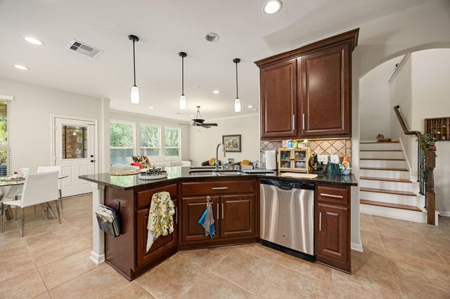 22 S Marshside Place, Spring, TX 77389