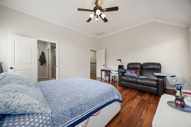 22 S Marshside Place, Spring, TX 77389