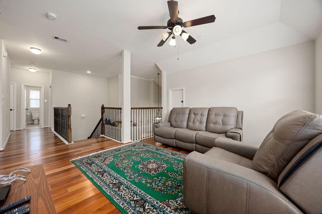 22 S Marshside Place, Spring, TX 77389