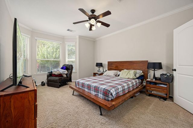 22 S Marshside Place, Spring, TX 77389