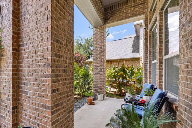 22 S Marshside Place, Spring, TX 77389
