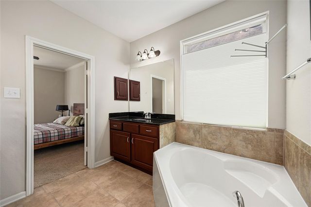 22 S Marshside Place, Spring, TX 77389