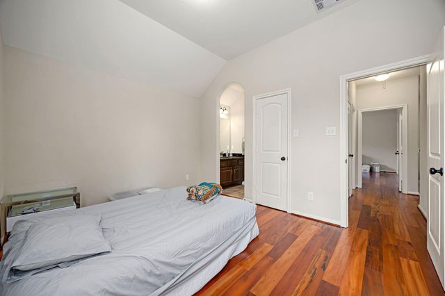 22 S Marshside Place, Spring, TX 77389