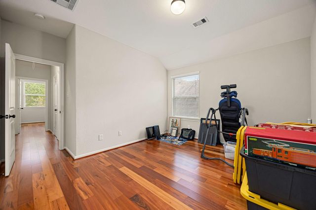 22 S Marshside Place, Spring, TX 77389