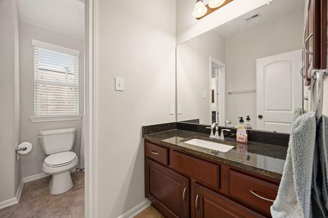 22 S Marshside Place, Spring, TX 77389