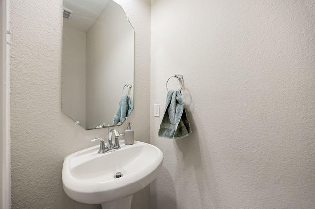 22 S Marshside Place, Spring, TX 77389