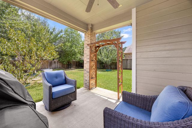 22 S Marshside Place, Spring, TX 77389