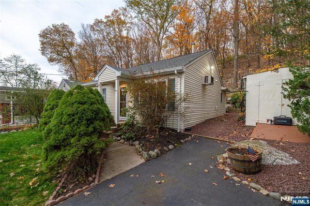 354 Skyline Lake, Ringwood, NJ 07456