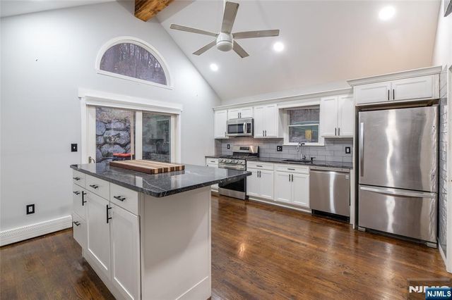 354 Skyline Lake, Ringwood, NJ 07456