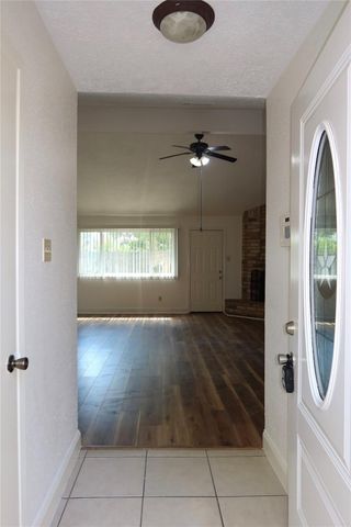 17122 Coachmaker Drive, Friendswood, TX 77546