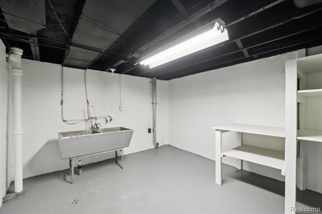 12741 Oak Park Boulevard, Oak Park, MI 48237