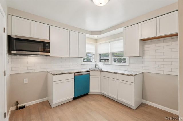 12741 Oak Park Boulevard, Oak Park, MI 48237