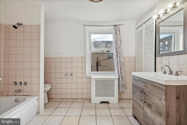 1225 N HOWARD ST, Philadelphia, PA 19122