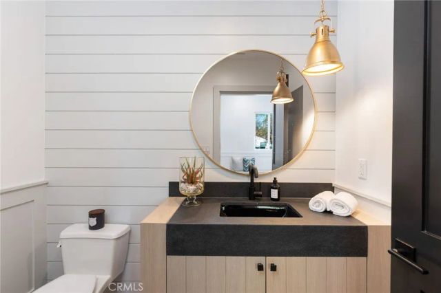 5537 Sunnyslope Avenue, Sherman Oaks, CA 91401