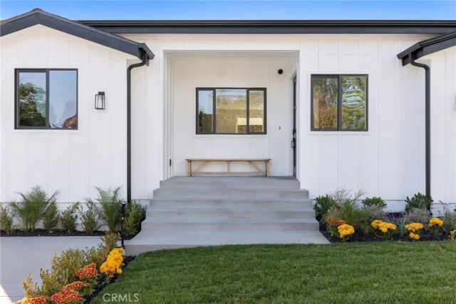 5537 Sunnyslope Avenue, Sherman Oaks, CA 91401