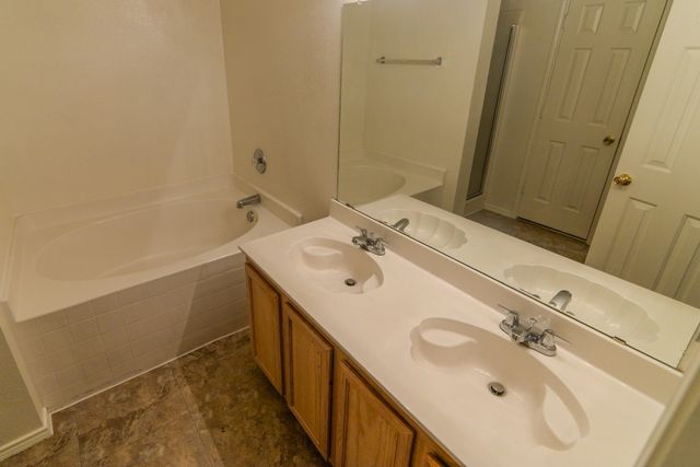 1508 Honey Bee Lane, Lancaster, TX 75134