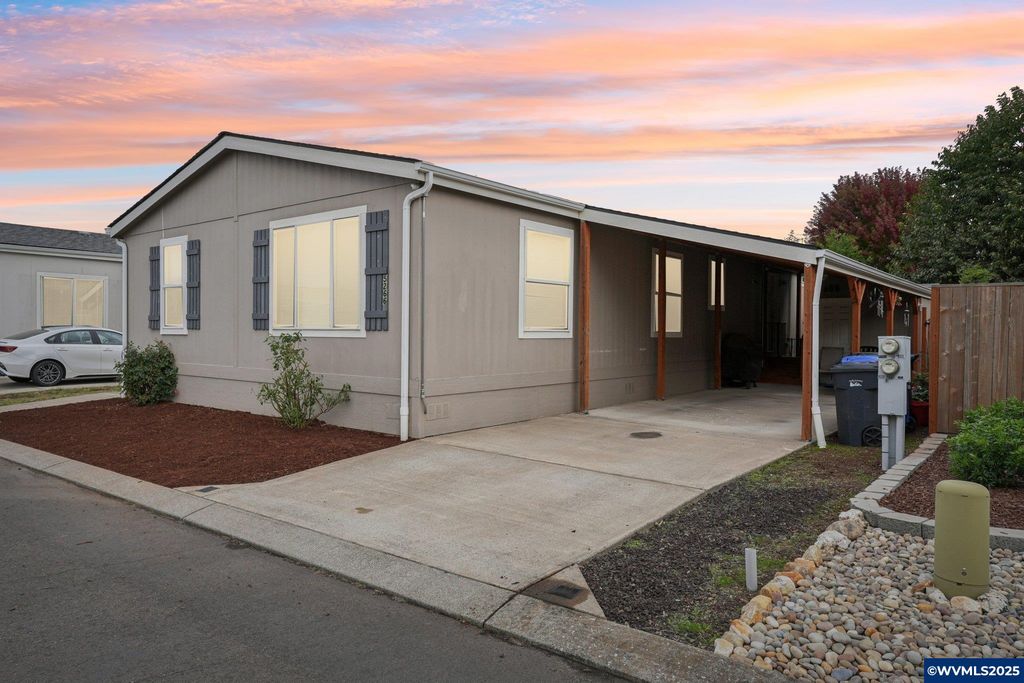 Image 1 of property listing at 5266 Crystal St NE 233, Salem, OR 97305