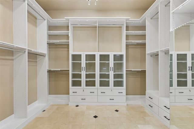 2404 Hollow Hill Lane, Lewisville, TX 75056