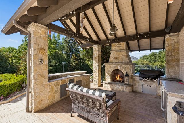 2404 Hollow Hill Lane, Lewisville, TX 75056