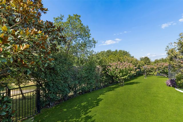 2404 Hollow Hill Lane, Lewisville, TX 75056