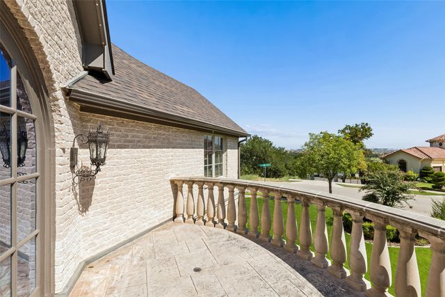 2404 Hollow Hill Lane, Lewisville, TX 75056