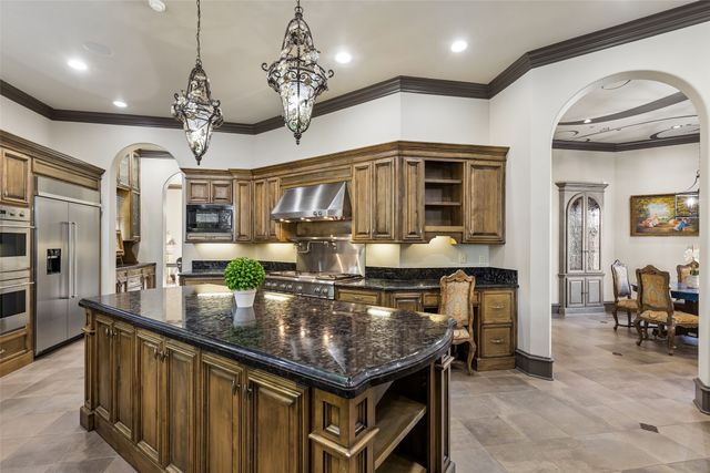 2404 Hollow Hill Lane, Lewisville, TX 75056
