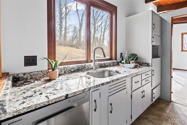 270 Shady Lane, East Alton, IL 62024