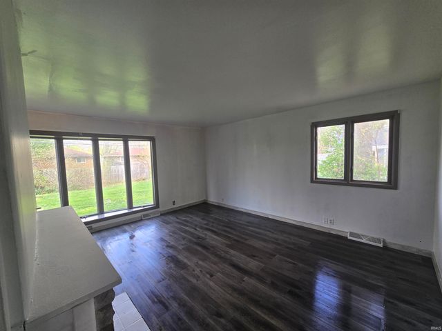 4111 N Glenwood Drive, Muncie, IN 47303