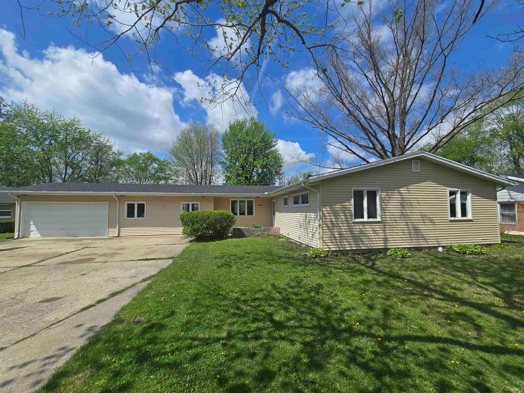 4111 N Glenwood Drive, Muncie, IN 47303