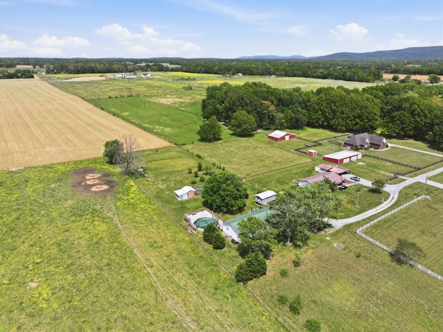 404 Logan Chapel Rd, Hillsboro, TN 37342