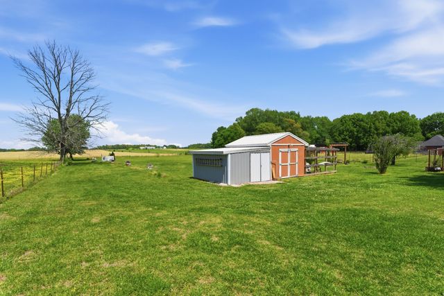 404 Logan Chapel Rd, Hillsboro, TN 37342