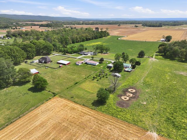 404 Logan Chapel Rd, Hillsboro, TN 37342