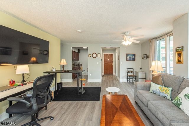 300 Main St 301, Little Falls Twp., NJ 07424