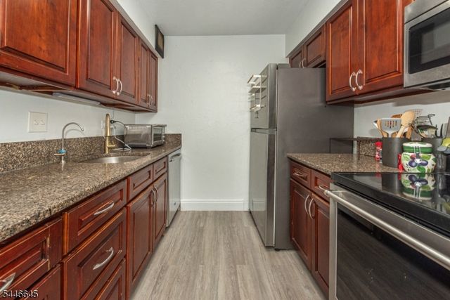 300 Main St 301, Little Falls Twp., NJ 07424