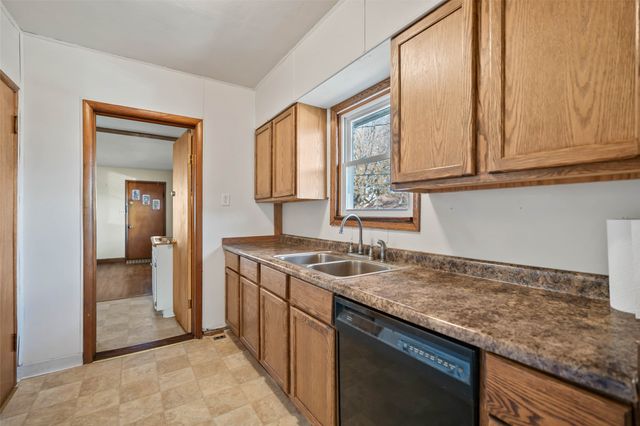 3001 Center Street, Des Moines, IA 50312