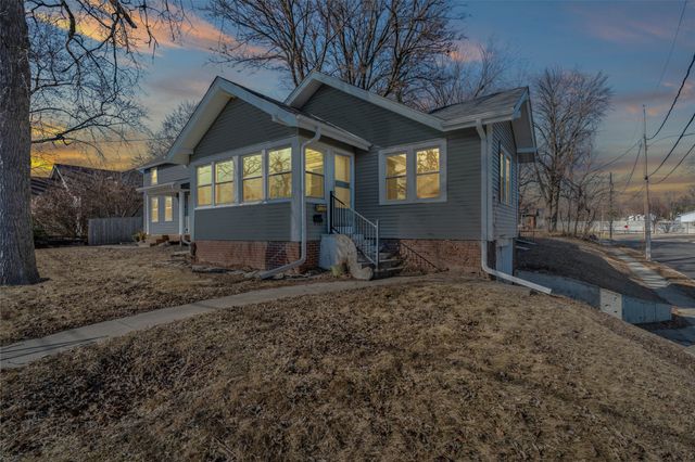 3001 Center Street, Des Moines, IA 50312