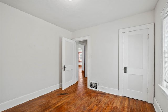 3001 Center Street, Des Moines, IA 50312