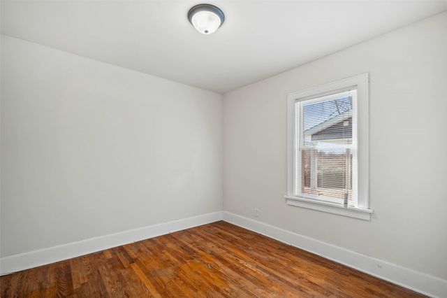 3001 Center Street, Des Moines, IA 50312