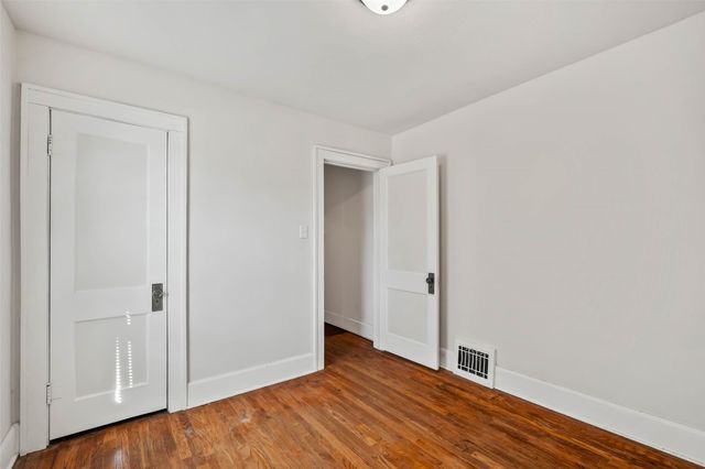 3001 Center Street, Des Moines, IA 50312