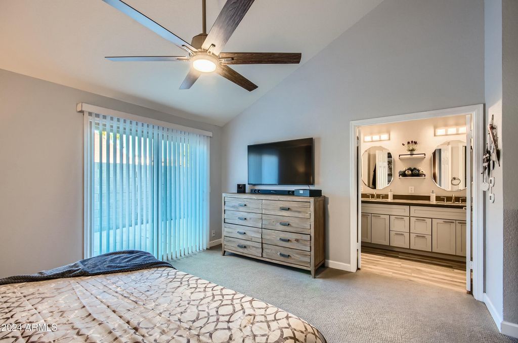 Image 18 of property listing at 6444 E PARADISE Lane, Scottsdale, AZ 85254