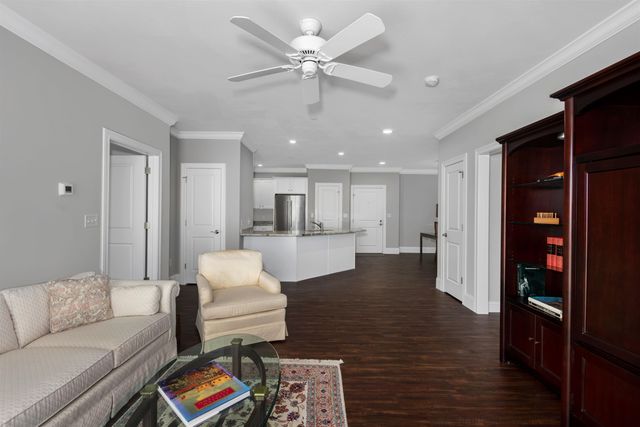 2 Henry David Dr Unit 207, Nashua, NH 03062