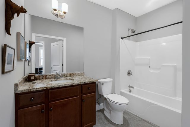 2 Henry David Dr Unit 207, Nashua, NH 03062