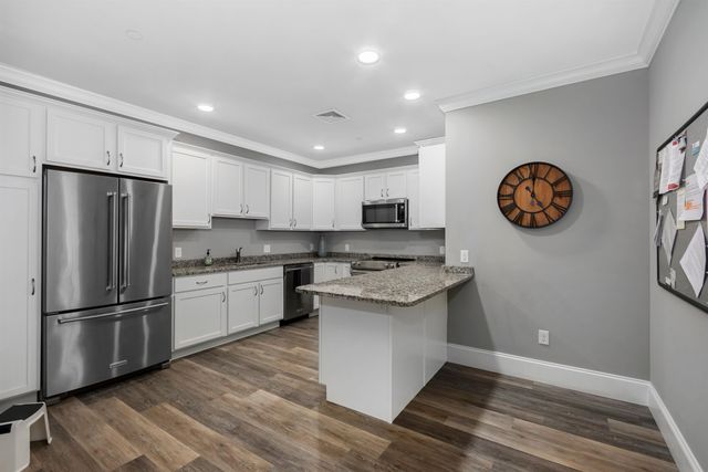 2 Henry David Dr Unit 207, Nashua, NH 03062