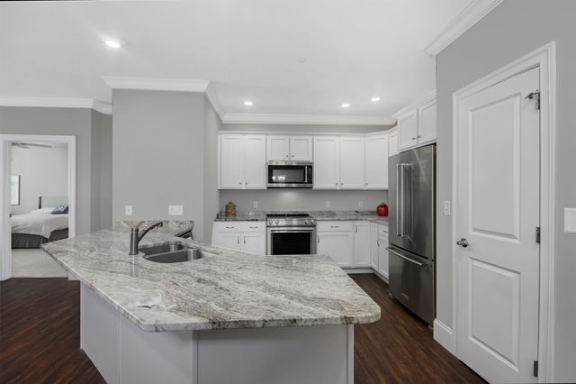 2 Henry David Dr Unit 207, Nashua, NH 03062