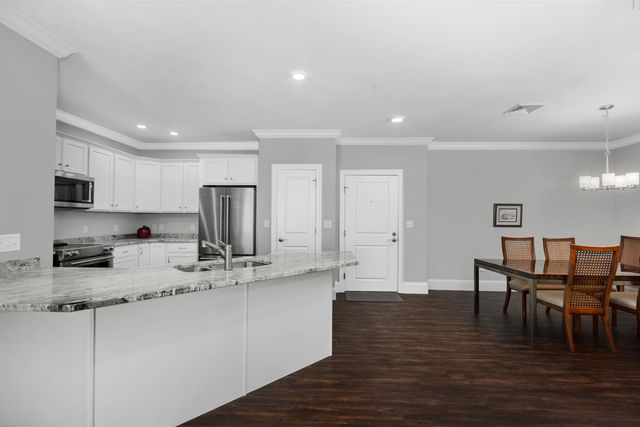 2 Henry David Dr Unit 207, Nashua, NH 03062